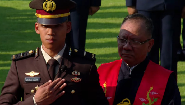 Michael Josua, Perwira Remaja Polri Pertama Dan Satu-Satunya Penganut Konghucu Yang Dilantik Presiden Jokowi