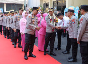 Polres Nganjuk Menyambut Kedatangan Kapolres Baru Dengan Apel Tradisi
