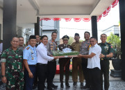 Soliditas Penegak Hukum Polres Magetan Kirim Tumpeng Ke Kejari Di Hari Bhakti Adhyaksa Ke-64