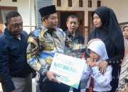Plt. Bupati Subandi Serahkan Santunan Jkm Sekaligus Beasiswa Pendidikan Senilai Rp. 127.500.000