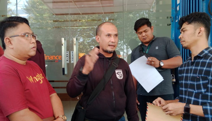 Sms Finance Sidoarjo Diadukan Polisi Atas Penarikan Paksa Kendaraan Di Depan Kantor