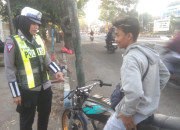 Selama Operasi Patuh Semeru 2024, Satlantas Polres Pasuruan Gencar Berikan Himbauan Keselamatan Berlalu Lintas