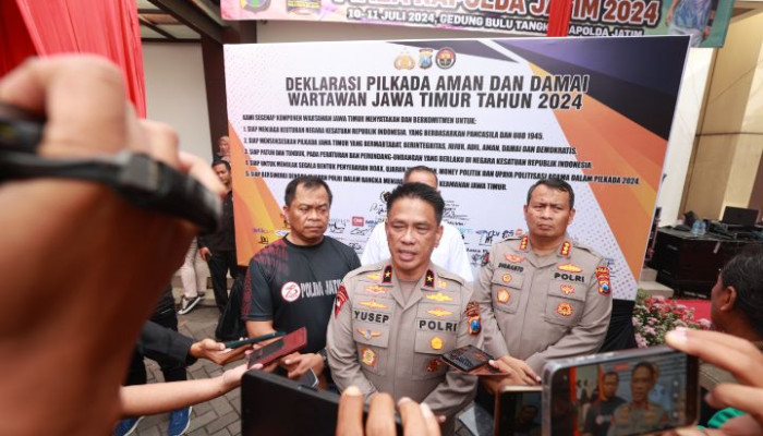 Buka Turnamen Bulutangkis Antar Media, Waka Polda Jatim Dan Insan Pers Gelar Deklarasi Pilkada Damai