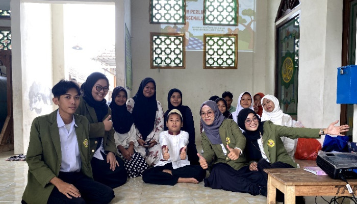 Mahasiswa Kkn Fh Upn “Veteran” Jawa Timur Sosialisasikan Hukum Perlindungan Anak Di Lksa Serta Tilang Elektronik Terhadap Masyarakat Kota Kediri