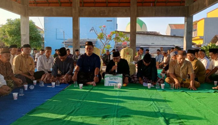 Jaga Tradisi, Masyarakat Desa Pranti Gelar Tahlil Dan Doa Di Makam Sesepuh