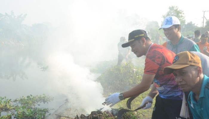 Plt. Bupati Sidoarjo Gerakkan Opd Kerja Bakti Massal, Pasca Robohnya Jembatan Kedungpeluk
