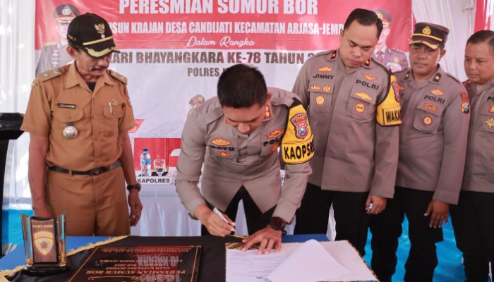 Kapolres Jember Resmikan Sumur Bor Bhayangkara Tatag Trawang Tungga Di Desa Candijati