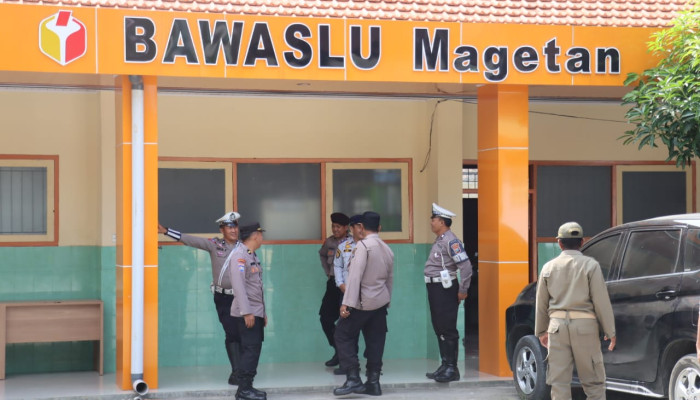 Jumat Berkah, Polres Malang Bagikan Makanan Tambahan Kepada Tahanan