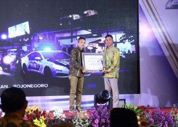 Kapolres Bojonegoro Raih Penghargaan Jawa Pos Radar Bojonegoro Awards 2024