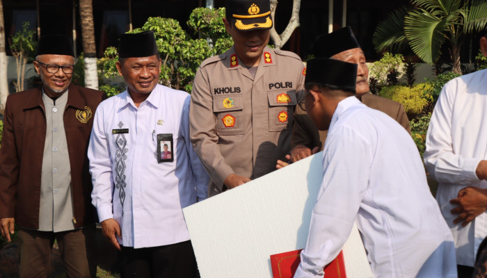 Sambut Hut Ri Ke-79, Polres Malang Salurkan Bantuan Untuk Rumah Ibadah, Pondok Pesantren, Dan Panti Asuhan