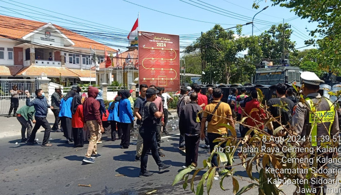 Polresta Sidoarjo Testimoni Antisipasi Pendemo Ke Kantor Kpu Sidoarjo, Tidak Puas Dengan Hasil Pilkada 