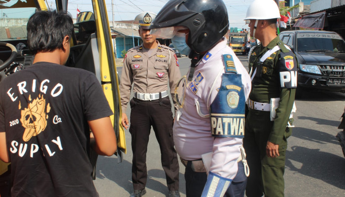 Polres Ponorogo Gelar Pemeriksaan Kendaraan Umum Dan Angkutan Barang