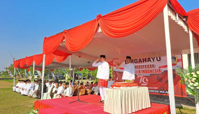 Khidmad, Kecamatan Driyorejo Gelar Upacara Hut-Ri 2024 Di Lapangan Desa Tenaru