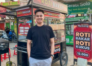 Intip Kisah Rofi Ridwanda, Perintis Usaha Roti Bakar Dan Kukus Dari Desa