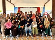 Kknt Kelompok 8 Upn “Veteran” Jatim Adakan Sosialisasi Budidaya Maggot, Warga Antusias Bawa Pulang Media Pembiakan