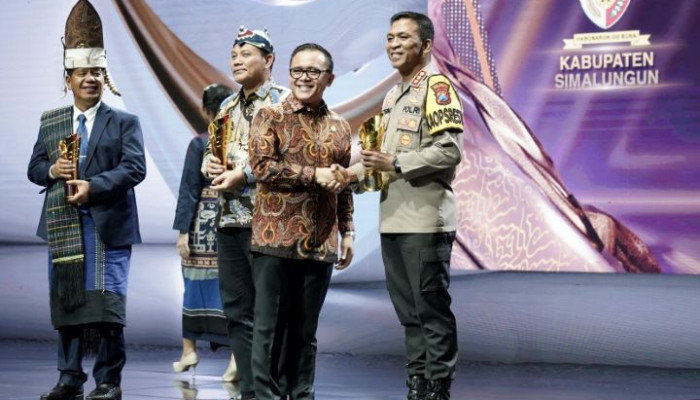 Tingkatkan Inovasi Digital Layanan Publik, Kapolresta Sidoarjo Terima Penghargaan Pemimpin Daerah Awards 2024