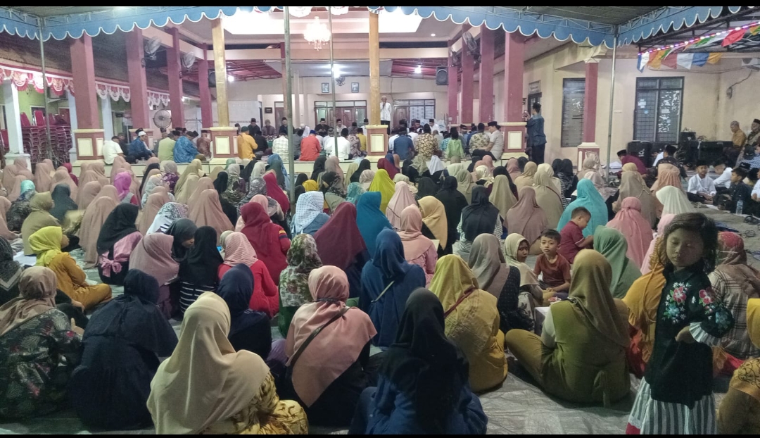 Ziarah Makam Leluhur dan Istighosah Mengawali Rangkaian Ruwat Desa Semampir,