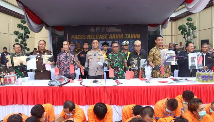 Akhir Tahun Polresta Sidoarjo Musnahkan Narkoba Dan Knalpot Brong