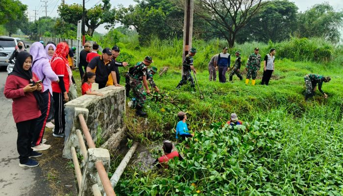 Forkopimda Sidoarjo Kerja Bakti Normalisasi Aliran Sungai