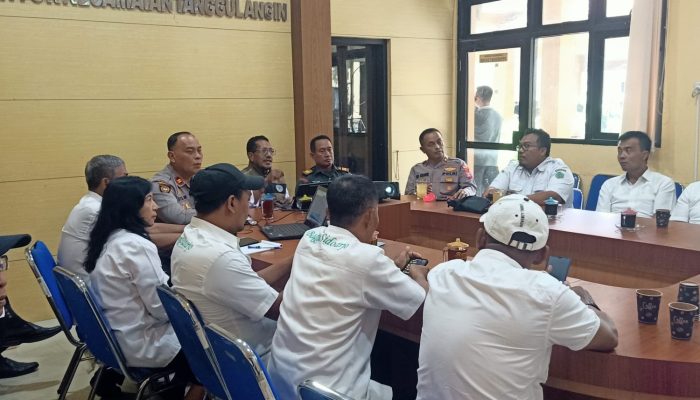 Hari Terakhir Menjabat Kapolsek Tanggulangin, Masih Berikan Distribusi Kegiatan Bersih-Bersih Sungai Ke Warga