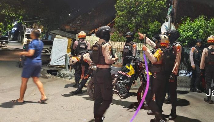 Patroli Perintis Presisi Polres Pelabuhan Tanjungperak Berhasil Bubarkan Gengster
