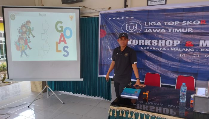 Coach Joko ” Gethuk ” Susilo Hadir Mengisi Workshop Event Nasional Liga Top Skor Di Desa Bringinbendo Taman