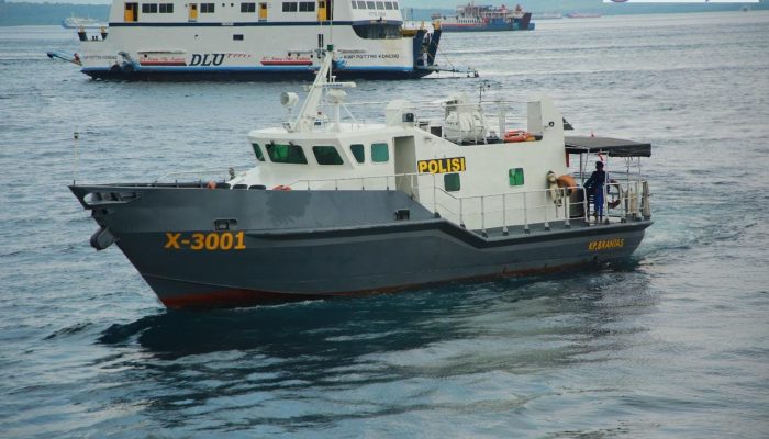 Ditpolairud Polda Jatim Siagakan 2 Kapal Patroli Amankan Selat Bali Selama Libur Panjang