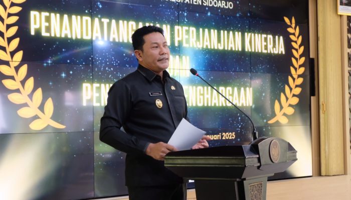 Plt. Bupati Subandi Serahkan Penghargaan Sakip Dan Ipp Kepada Perangkat Daerah Terbaik