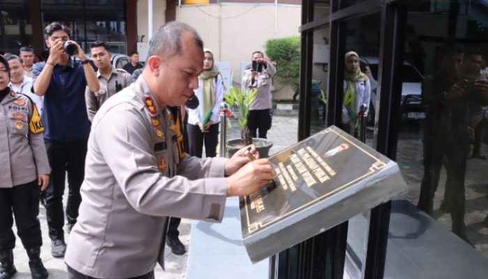 Kapolres Blitar Bersama Bupati Resmikan Mal Pelayanan Publik “Prabu Hayam Wuruk”