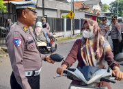 Unit Lantas Polsek Taman Himbau Pengendara Tertib Lalin Dalam Operasi Keselamatan Semeru 2025