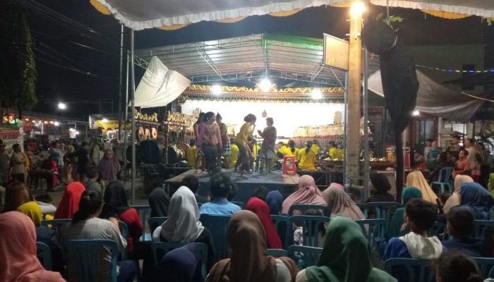 Meriahkan Ruwah Dusun Kweni Anggaswangi Sukodono Dengan Pagelaran Wayang Kulit Dan Tari Remo
