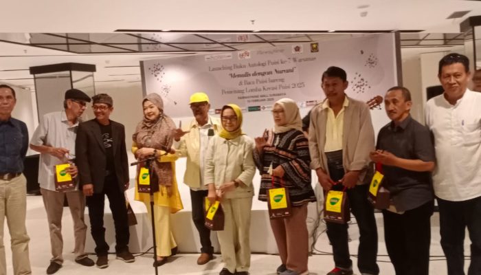 Menulis Dengan Nurani, Buku Antologi Puisi Ke-7 Karya Komunitas Wartawan Usia Emas