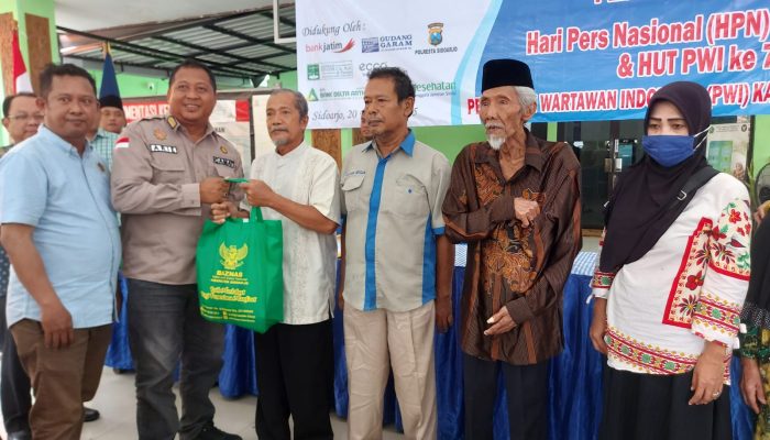 Baksos Hpn 2025, Pwi Sidoarjo Gelar Pemeriksaan Kesehatan Dan Bagikan Sembako