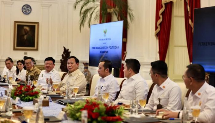 Presiden Ri H Prabowo Subianto Gelar Rapat Bersama Jajaran Menteri Kabinet Merah Putih Di Istana Merdeka