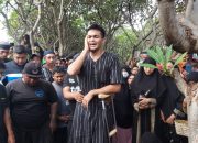 Tangis Rachmad Irianto Pecah Disamping Pusara Ayahanda, Bejo Sugiantoro