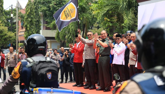 Sambut Bulan Ramadhan Polda Jatim Bersama Mahasiswa Gelar Bakti Sosial Polri Presisi