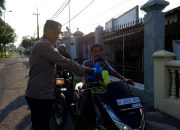 Polsek Tarik Berbagi Takjil Gratis Di Bulan Suci Ramadhan 