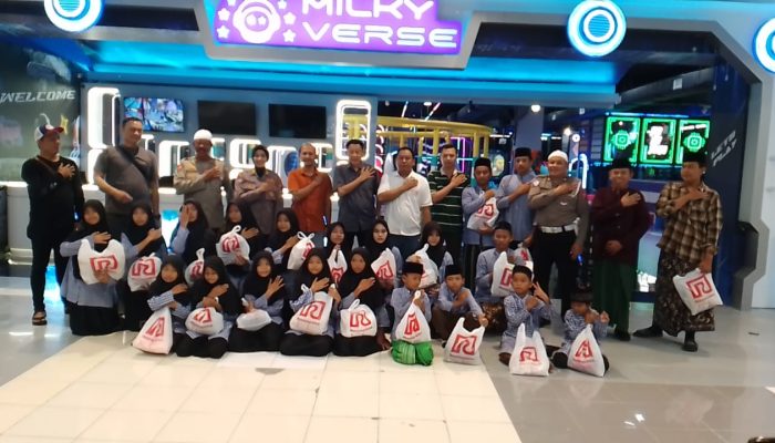 Polsek Waru Santuni Anak Yatim Piatu Yayasan Darul Qur’An Tropodo