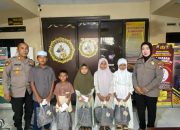 Kapolsek Jabon Berikan Santunan Kepada Anak Yatim Piatu