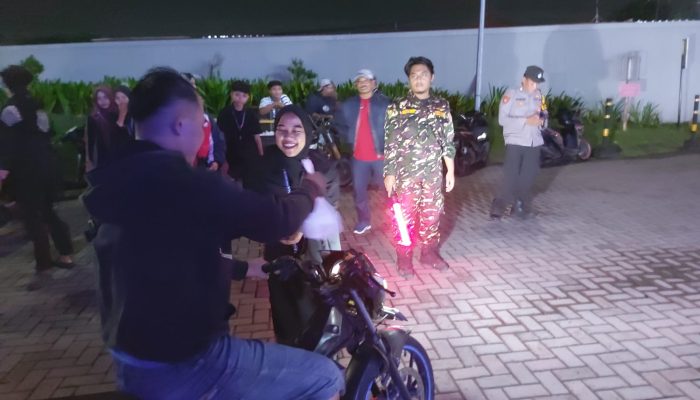 Mengisi Bulan Penuh Berkah , Karang Taruna Desa Bringinbendo Taman Gelar Aksi Sosial Sahur On The Road 