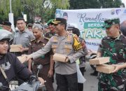 Solid Untuk Masyarakat, Forkopimda Sidoarjo Bagikan Takjil Bersama