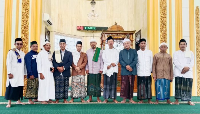 Masjid Jami’ Al Ikhlas Bukit Bambe Gelar Sholat Ied Dan Salurkan Zakat Capai 4 Ton Lebih