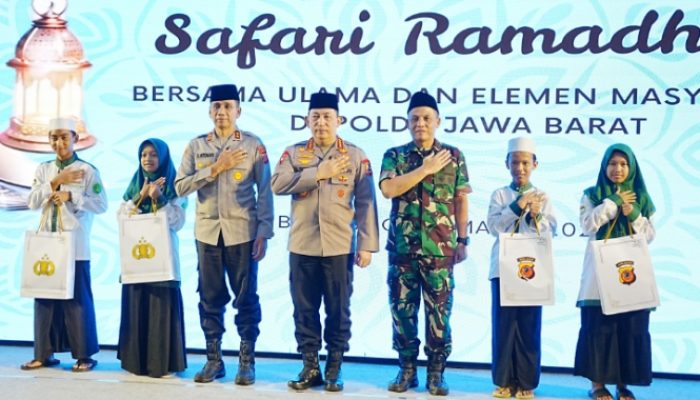 Momen Hangat Kapolri Berbagi Dan Perkuat Silaturahmi Dengan Ulama Serta Masyarakat Di Bulan Ramadhan