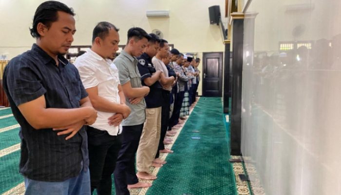 Polres Malang Gelar Salat Ghaib Untuk 3 Anggota Polri Yang Gugur Di Way Kanan
