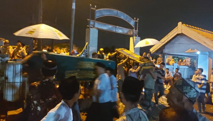Ratusan Pentakziah Iringi Pemakaman Korban Longsor Pacet, Begini Firasat Keluarga