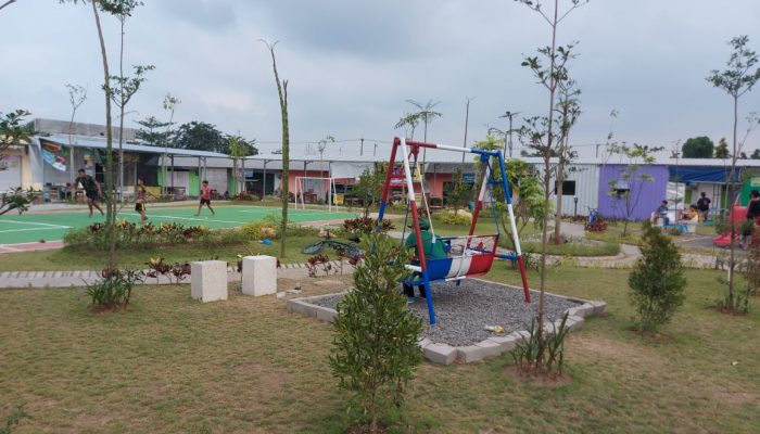 Pemdes Gilang Selesaikan Pembangunan Taman Desa Cantik Yang Dilengkapi Sarana Bermain Anak