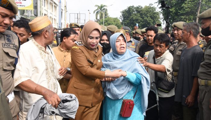 Pemkab Sidoarjo Normalisasi Afvoer Bono Desa Pepelegi, Pkl Beri Jalan Alat Berat Untuk Masuk