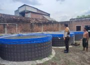 Bhabinkamtibmas Desa Ngaban Pantau Kolam Lele Dukung Ketahanan Pangan