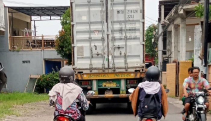 Soal Aturan Kelas Jalan, Warga Karangbong Ancam Laporkan Perusahaan Yang Melanggar