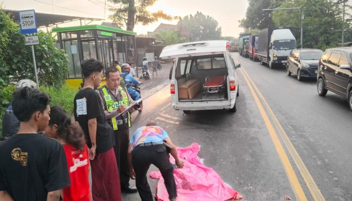 Laka Maut Kembali Terjadi Dijalur Tengkorak Balongbendo,1 Pengendara Motor Tewas